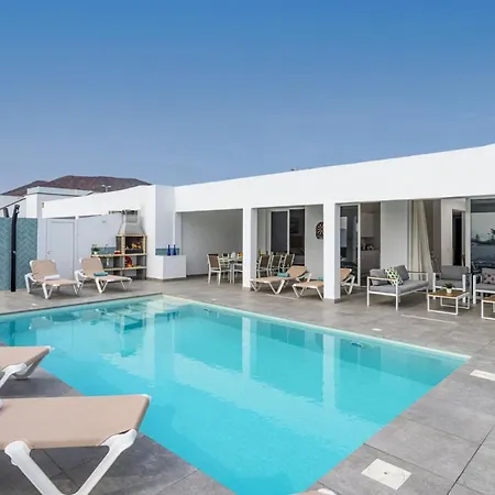 Villa Aqualava 2 By *