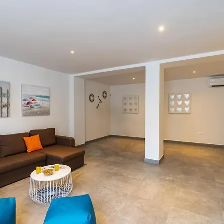 Villa Aqualava 2 By Playa Blanca (Lanzarote)